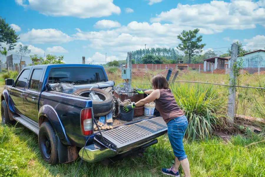 Differences Between Junk Pickup And Dumpster Rental Miami, FL